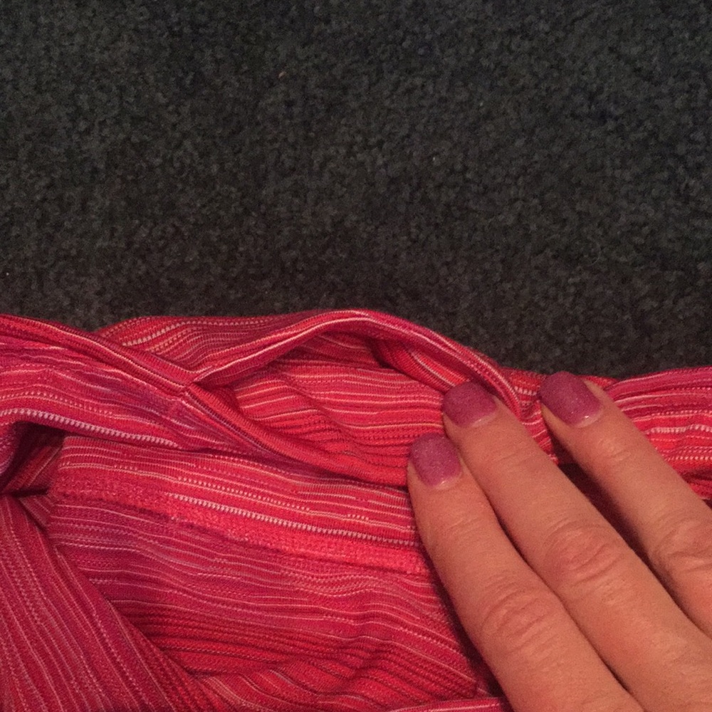 Pink workout capris! - Picture 3 of 5